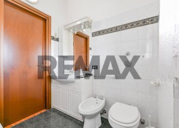 Bagno - Trilocale via Alcide De Gasperi
81, Rho - foto 11