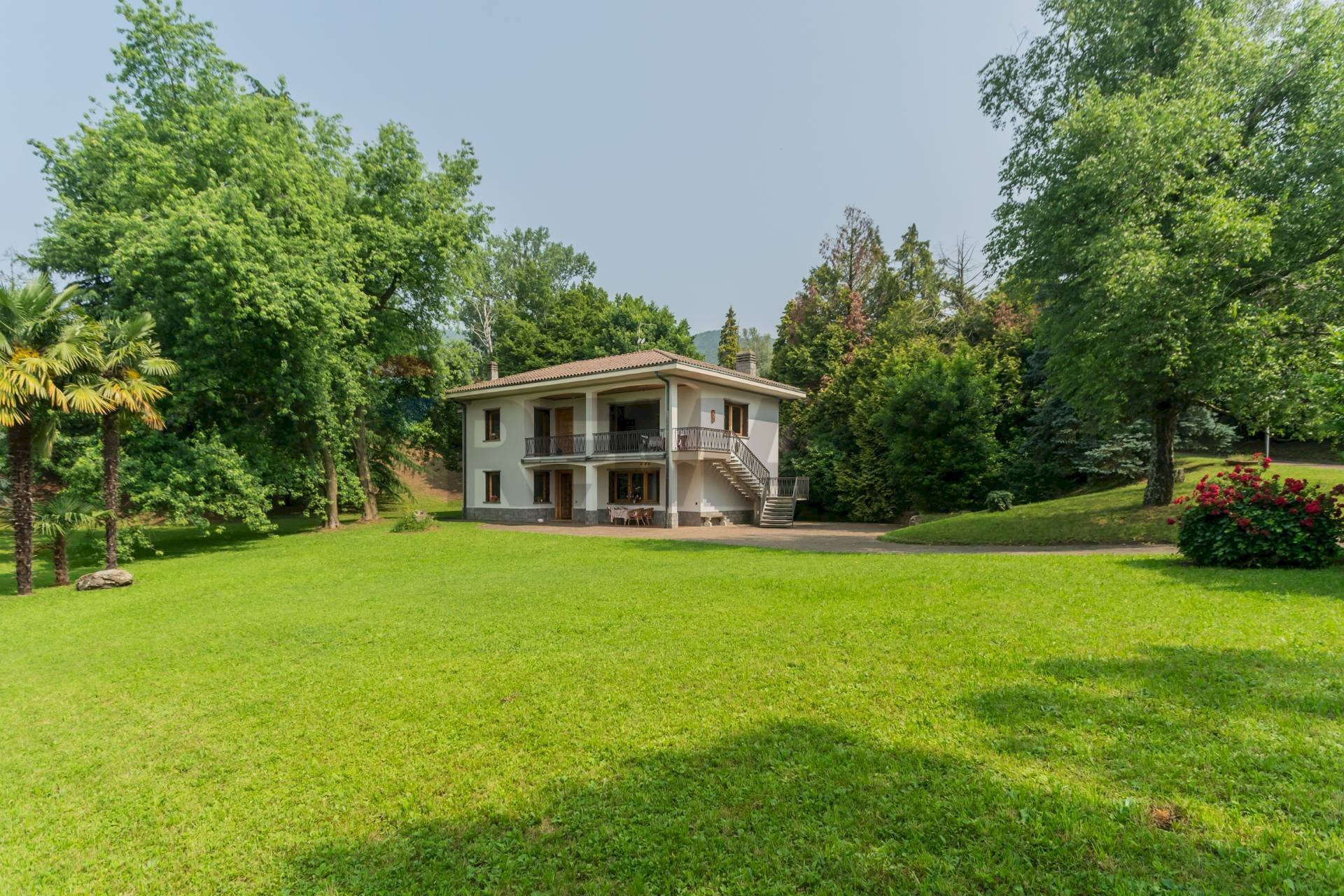 Giardino - Villa VIA DE VITTORI
 
1, Saltrio - foto 1