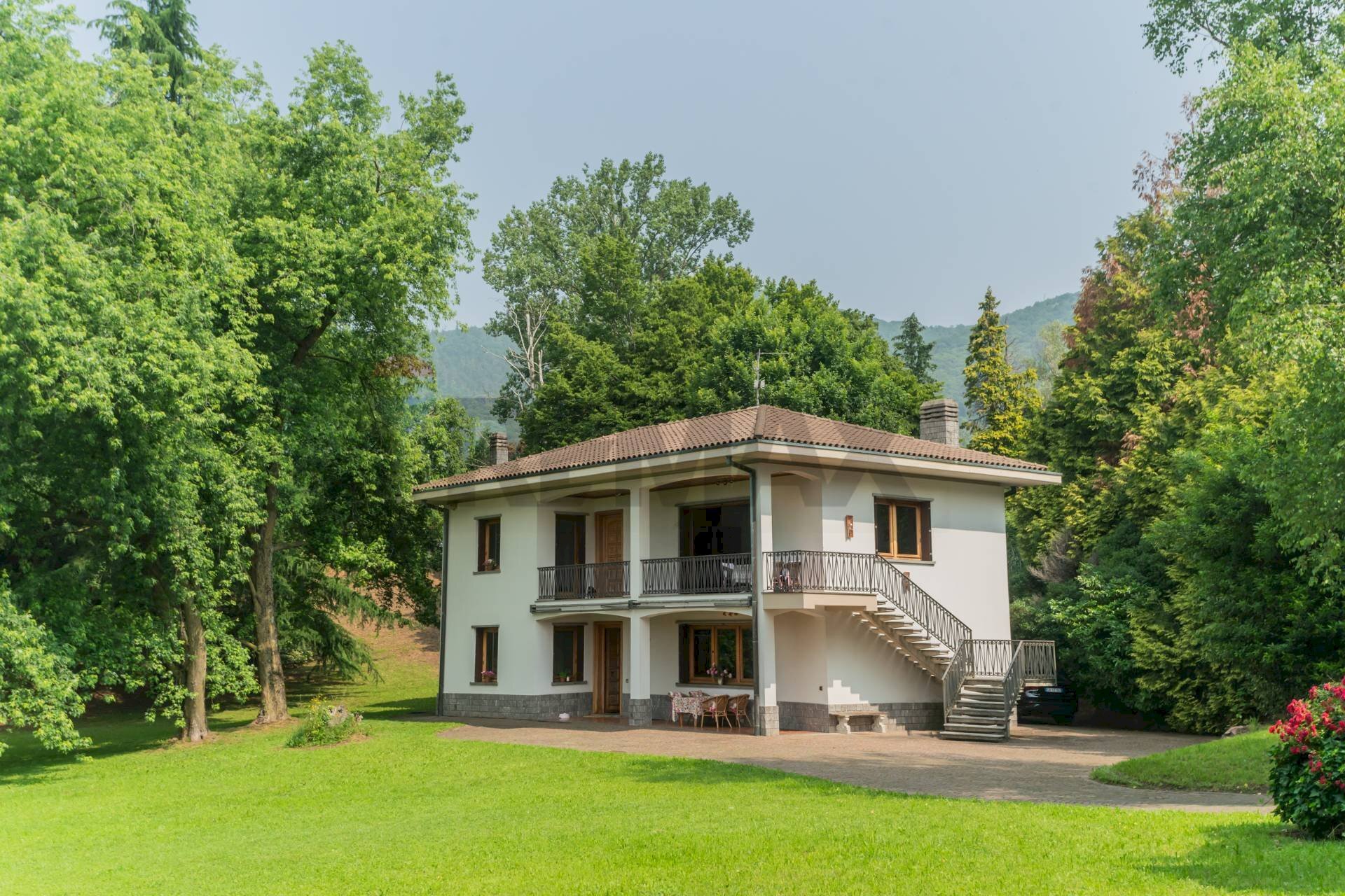 Casa all\'aperto - Villa VIA DE VITTORI
 
1, Saltrio - foto 2