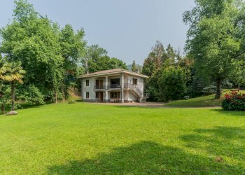 Giardino - Villa VIA DE VITTORI
 
1, Saltrio - foto 1