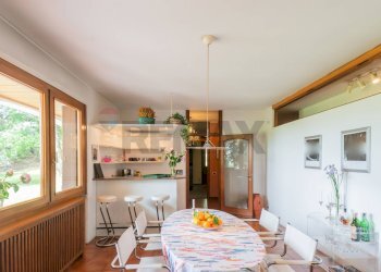 Sala da pranzo - Villa VIA DE VITTORI
 
1, Saltrio - foto 8