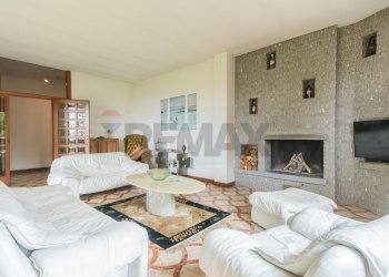Soggiorno - Villa VIA DE VITTORI
 
1, Saltrio - foto 11
