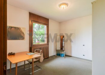 Sala da pranzo - Villa VIA DE VITTORI
 
1, Saltrio - foto 20