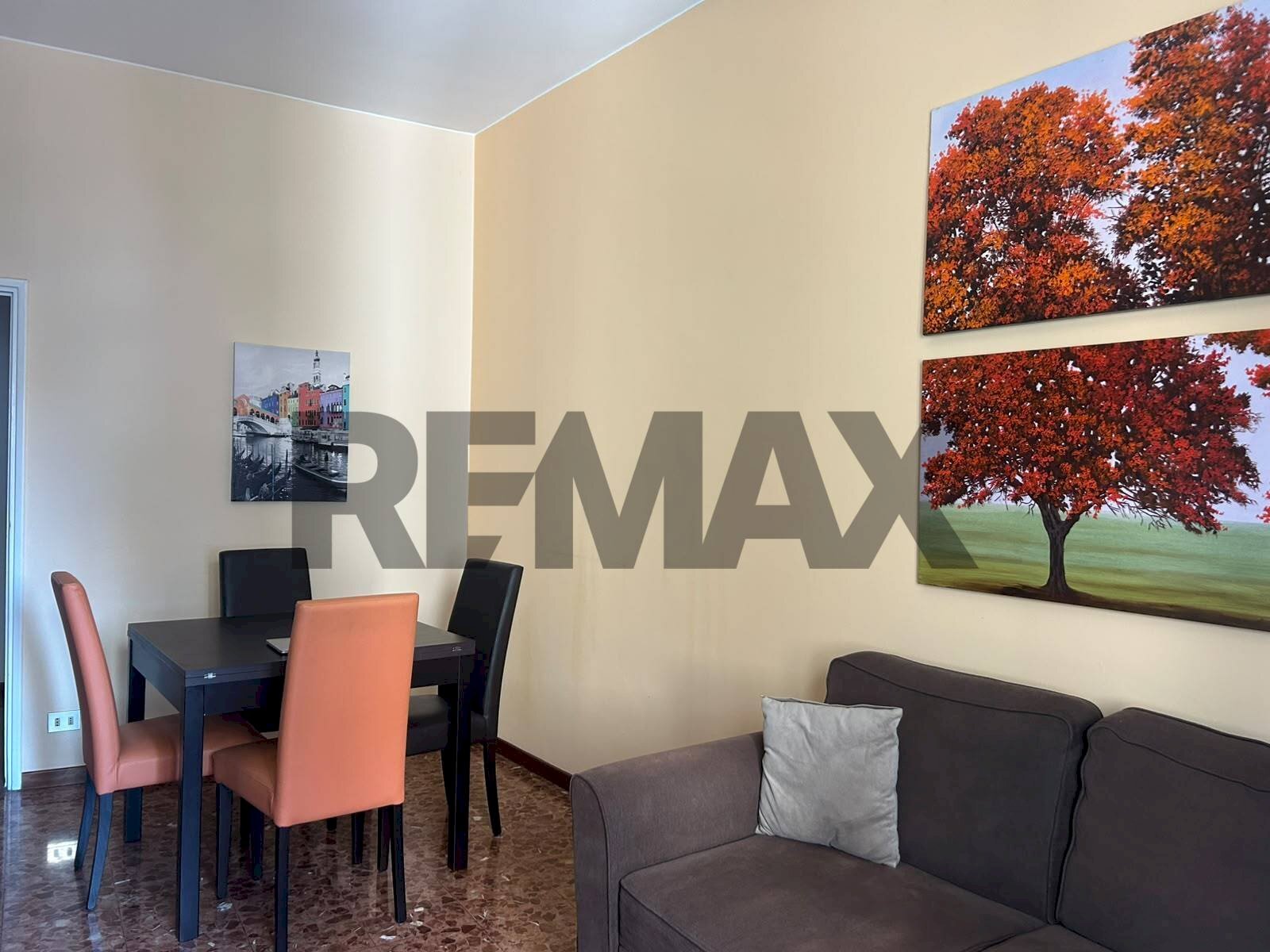 Sala da pranzo - Two-room apartment Via Cavour
 
14, Varese - photo 1