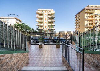 Esterno Androne - Four-room apartment Via Gino Funaioli
19, Palermo - photo 24