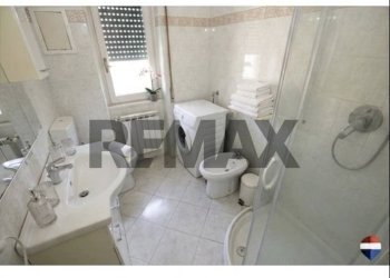 Bagno - Quadrilocale Via Terpi
 
28, Genova - foto 2
