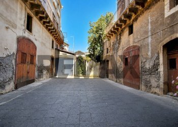 Edificio all\'aperto - Casa semi indipendente Via Vittorio Emanuele II
 
156, Acireale - foto 29
