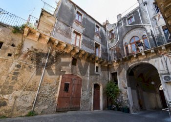 Edificio all\'aperto - Casa semi indipendente Via Vittorio Emanuele II
 
156, Acireale - foto 30