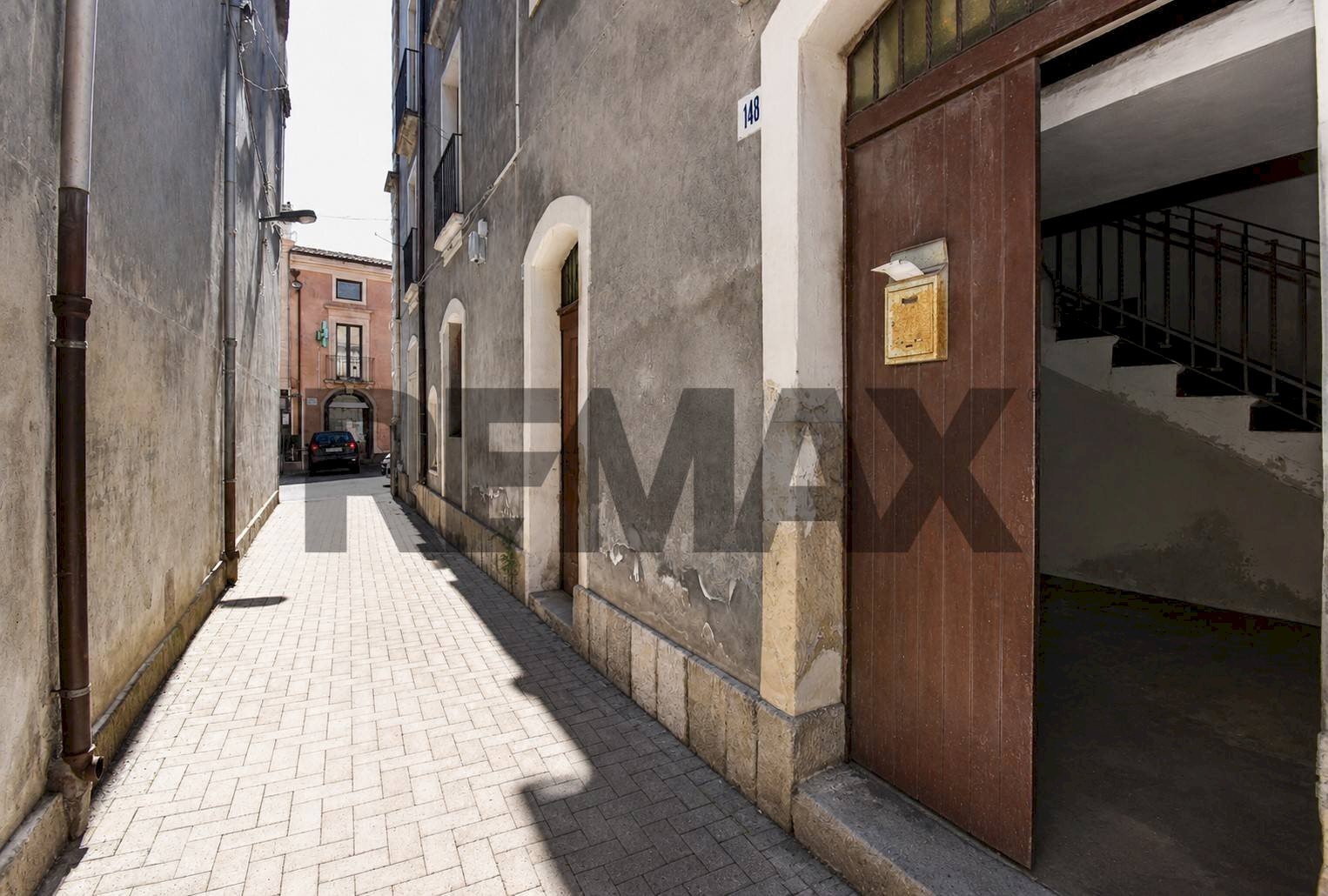 Edificio all\'aperto - Attico Via Vittorio Emanuele II
156, Acireale - foto 2