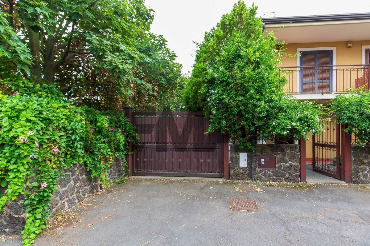 Casa all\'aperto - Villa a Schiera Via Pier Luigi Deodato
 
24, San Giovanni la Punta - foto 1