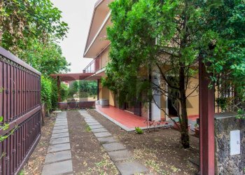 Giardino - Villa a Schiera Via Pier Luigi Deodato
 
24, San Giovanni la Punta - foto 2
