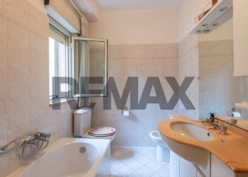 Bagno - Appartamento Via Giacomo Leopardi
 
19, Caltagirone - foto 8