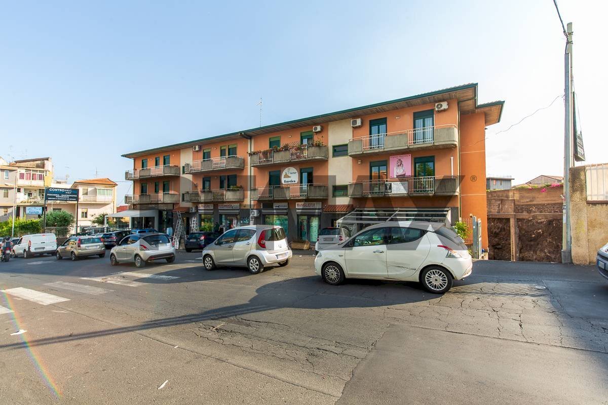 Edificio all\'aperto - Three-room apartment Via Antonio Gramsci
 
97/A, Gravina di Catania - photo 1