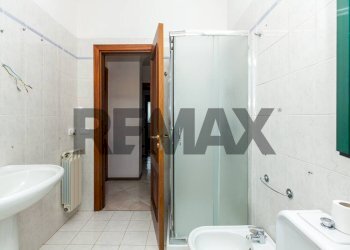 Bagno - Three-room apartment Via Antonio Gramsci
 
97/A, Gravina di Catania - photo 7