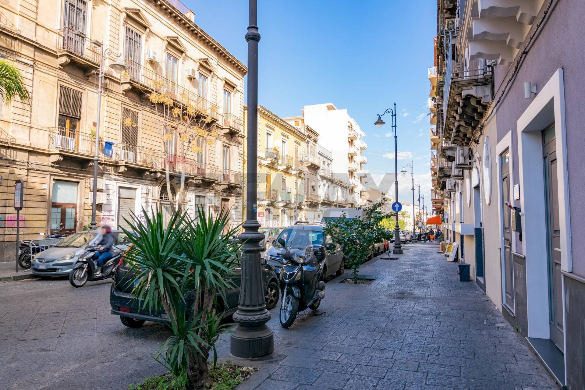 Edificio all\'aperto - Magazzino Via Plebiscito
113, Catania - foto 2