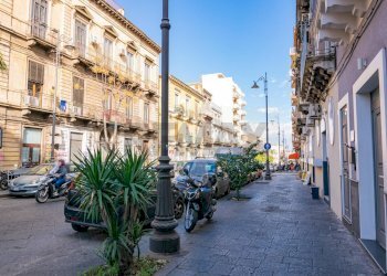 Edificio all\'aperto - Magazzino Via Plebiscito
 
113, Catania - foto 2