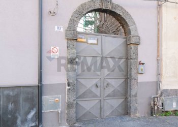 Edificio all\'aperto - Magazzino Via Plebiscito
 
113, Catania - foto 3
