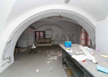 Hall / corridoio - Magazzino Via Plebiscito
 
113, Catania - foto 6