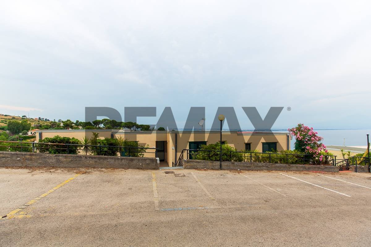Edificio all\'aperto - Two-room apartment C.da Costa Saracena (Residence Oleandri)
snc, Augusta - photo 3
