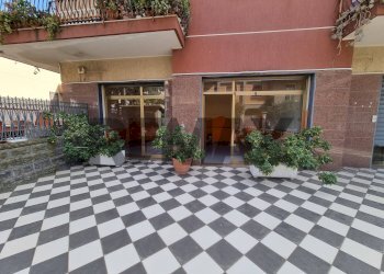 Casa all\'aperto - Attività Commerciale Via della Zagara
43, Misterbianco - foto 1