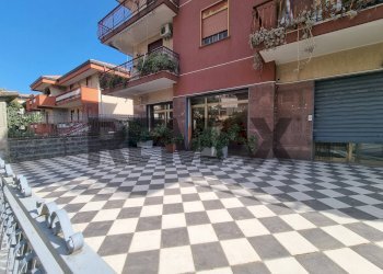 Edificio all\'aperto - Attività Commerciale Via della Zagara
43, Misterbianco - foto 2