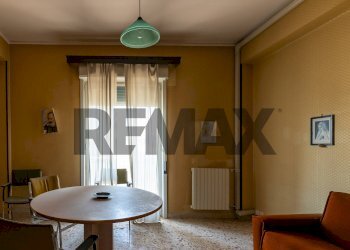 Sala da pranzo - Appartamento Via Santa Maria di Gesù
 
74, Caltagirone - foto 15