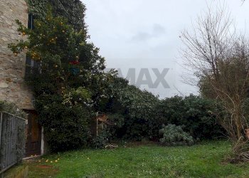 Giardino - Rustico VIA DELLA CHIESA
 
46/D, Lucca - foto 1