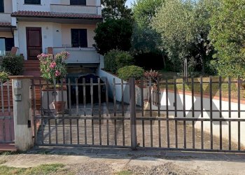 Casa all\'aperto - Villa a Schiera via Fratelli Rosselli
 
13, Laterina Pergine Valdarno - foto 1
