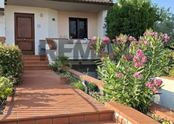 Casa all\'aperto - Villa a Schiera via Fratelli Rosselli
 
13, Laterina Pergine Valdarno - foto 4