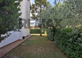 Giardino - Villa a Schiera via Fratelli Rosselli
 
13, Laterina Pergine Valdarno - foto 8