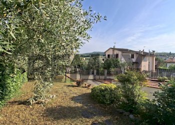 Giardino - Villa a Schiera via Fratelli Rosselli
 
13, Laterina Pergine Valdarno - foto 9