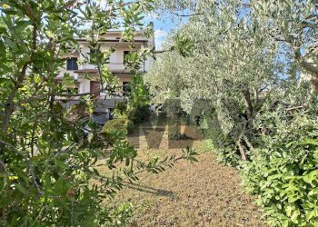 Giardino - Villa a Schiera via Fratelli Rosselli
 
13, Laterina Pergine Valdarno - foto 11