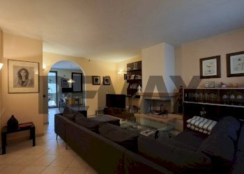 Soggiorno - Villa a Schiera via Fratelli Rosselli
 
13, Laterina Pergine Valdarno - foto 24