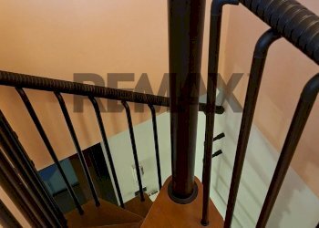Scale - Villa a Schiera via Fratelli Rosselli
 
13, Laterina Pergine Valdarno - foto 44
