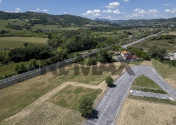 Vista delle montagne - Appartamento Via Giovanni Falcone
 
snc, Castelbellino - foto 4