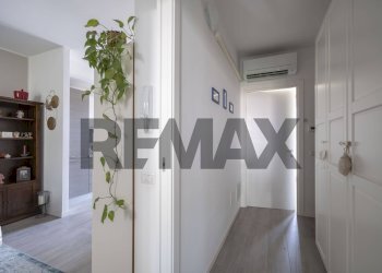 Hall / corridoio - Three-room apartment VIA OFFAGNA
 
9X, Recanati - photo 53