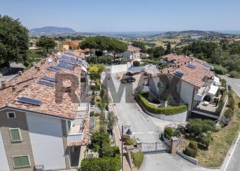 Edificio all\'aperto - Three-room apartment VIA OFFAGNA
 
9X, Recanati - photo 92
