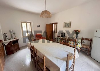 Sala da pranzo - Casa indipendente Via Pomontina
 
27, Bevagna - foto 11