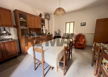 Sala da pranzo - Casa indipendente Via Pomontina
 
27, Bevagna - foto 12