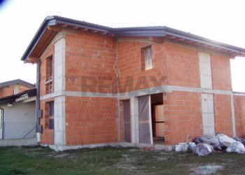 Casa all\'aperto - Semi-detached house Via Don Learco Giuliani
 
s.n., Casalromano - photo 4