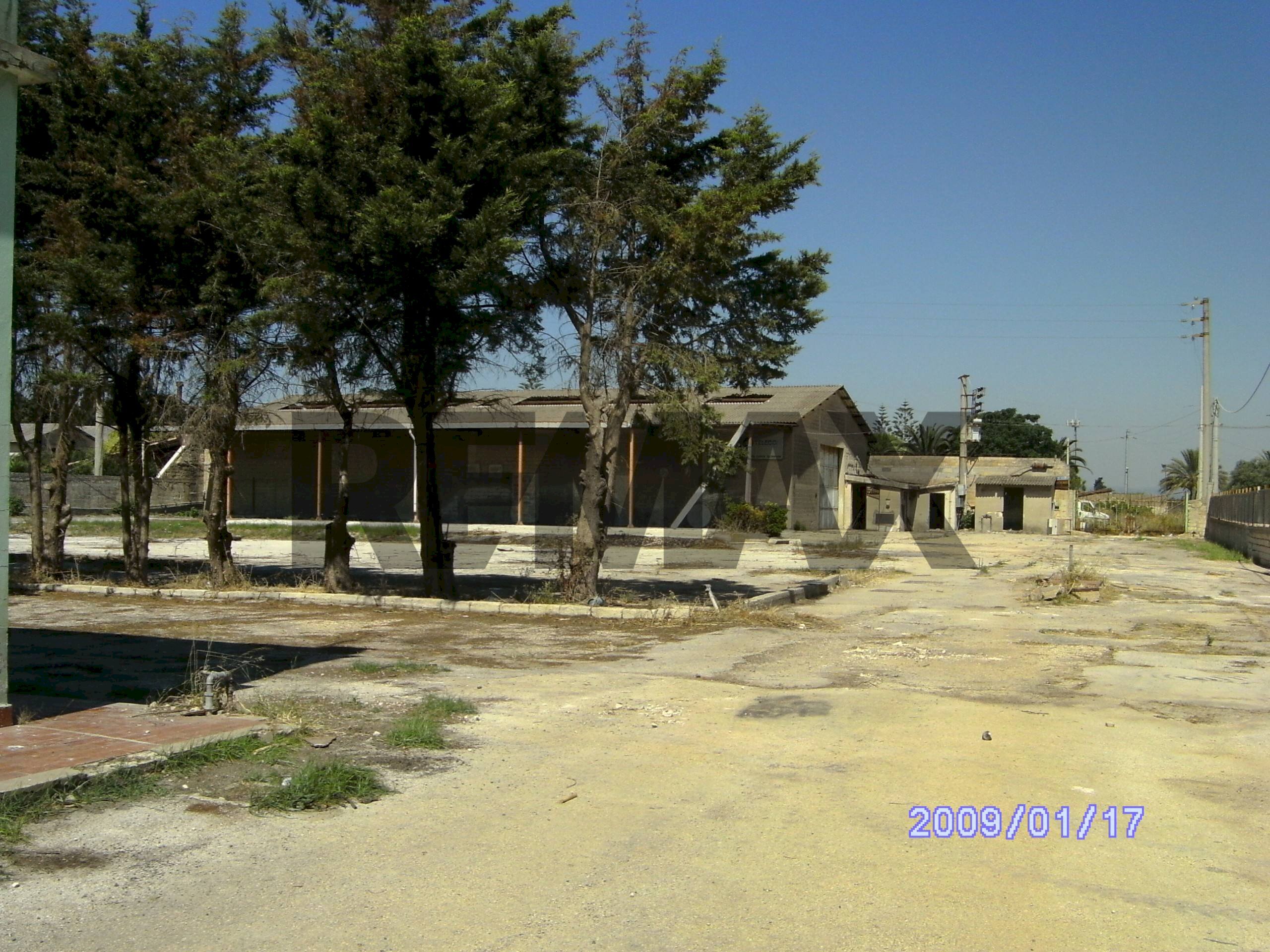 Edificio all\'aperto - Capannone Via Lido Sacramento
 
snc, Siracusa - foto 1