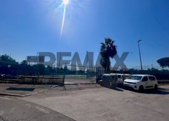 Edificio all\'aperto - Negozio Traversa Iv Cupa Capodichino
52, Napoli - foto 1