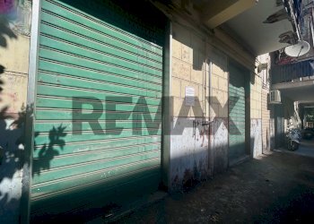 Edificio all\'aperto - Negozio Traversa Iv Cupa Capodichino
52, Napoli - foto 12