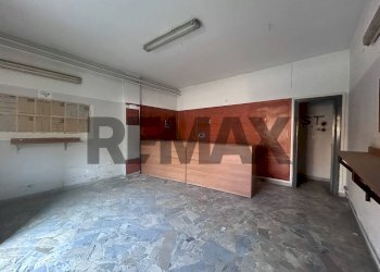 Stanza vuota - Negozio Traversa Iv Cupa Capodichino
52, Napoli - foto 15