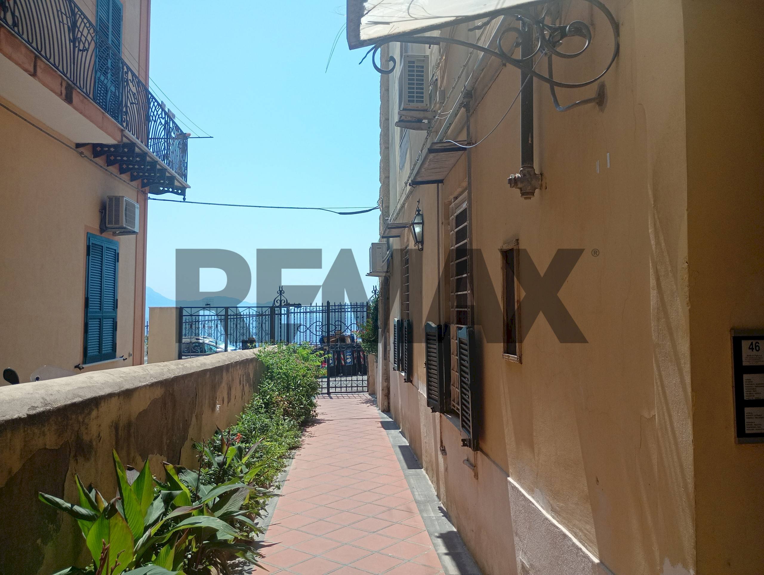 Edificio all\'aperto - Bilocale Via Del Parco Carelli
46, Napoli - foto 2