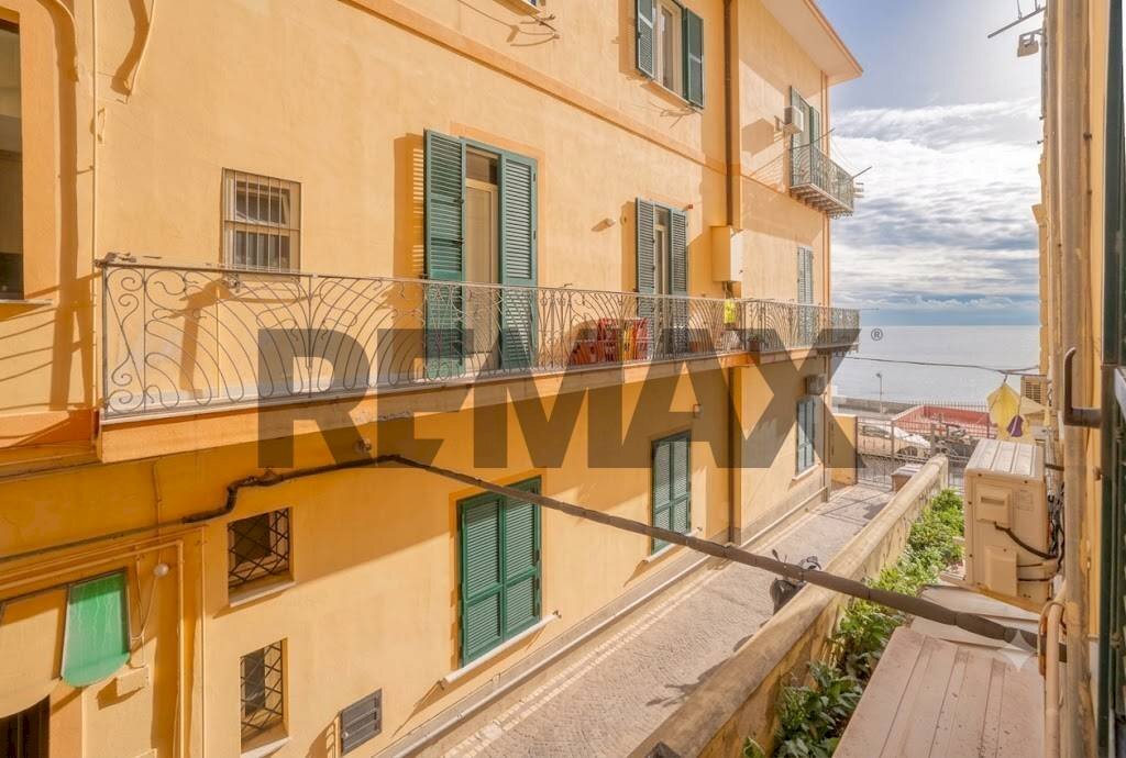Edificio all\'aperto - Bilocale Via Del Parco Carelli
46, Napoli - foto 2