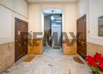 Ricezione / Lobby - Bilocale Via Del Parco Carelli
 
46, Napoli - foto 6