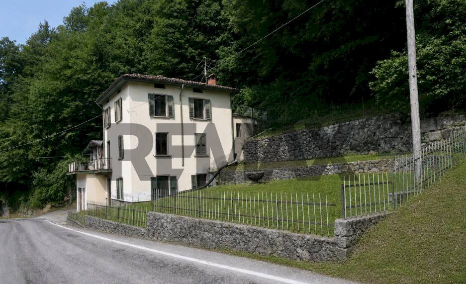 Casa all\'aperto - Casa indipendente VIA MOLINI
 
7, Dossena - foto 3