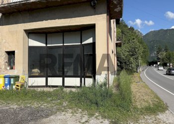 Edificio all\'aperto - Casa indipendente Frazione Cadola
 
32, Ponte nelle Alpi - foto 5