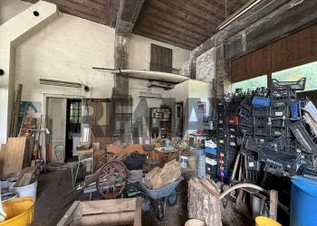 Dispensa di stoccaggio - Casa indipendente Frazione Cadola
 
32, Ponte nelle Alpi - foto 42